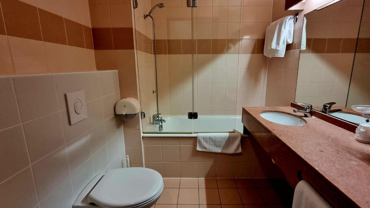 Hotel Siatel Besancon Chateaufarine Экстерьер фото